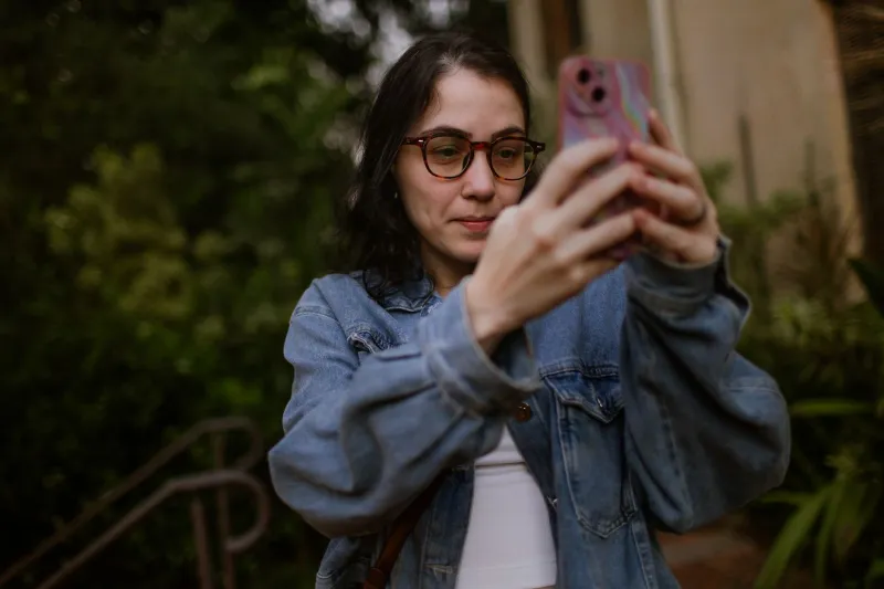 Catfish Yourself Before Someone Else Does: The Truth About Profile Photos and Hookup Chemistry